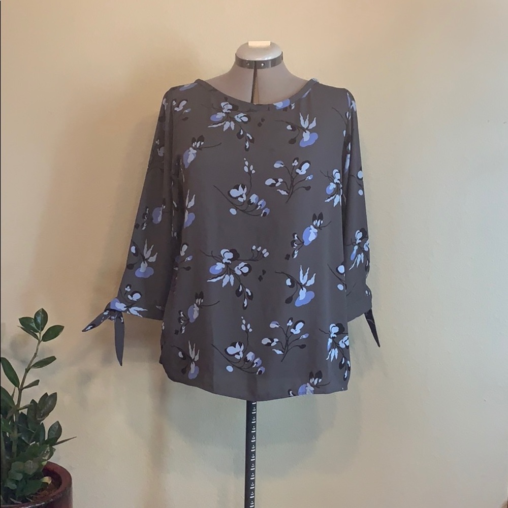 LOFT - Gray and blue floral blouse